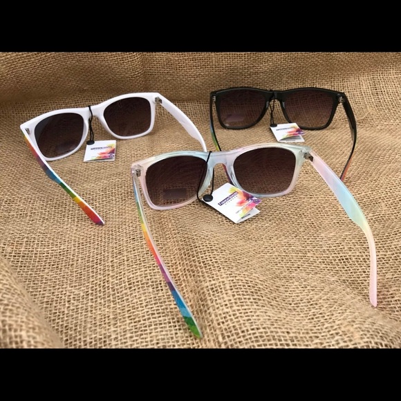 (3 Pairs) Rainbow Gay Pride LGBT Party Sunglasses - Picture 3 of 5